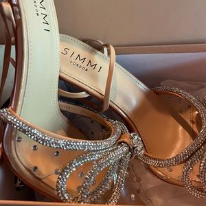 LIKE NEW nude bow lace-up high heels from SIMMI LONDON with no slip pads